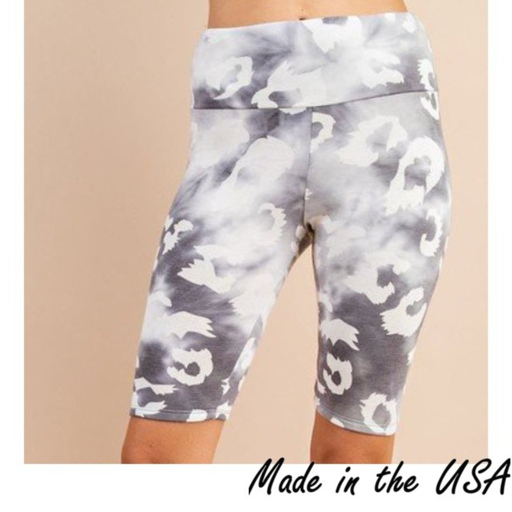 Tie Dye Leopard Gray and White Fitted Biker Shorts